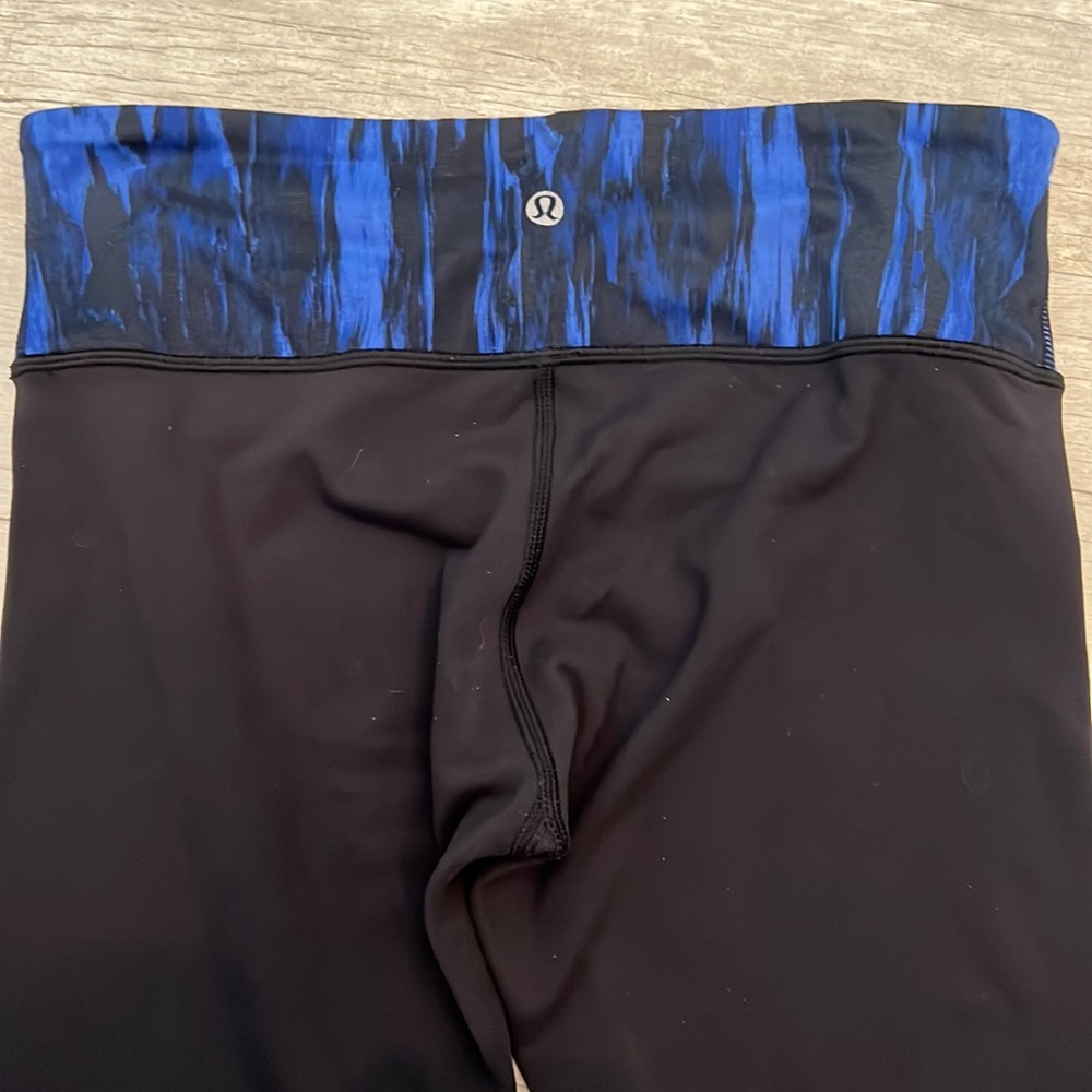 Lululemon Wunder Under Crop III‎ Reversible Black/Sapphire Blue Size 8